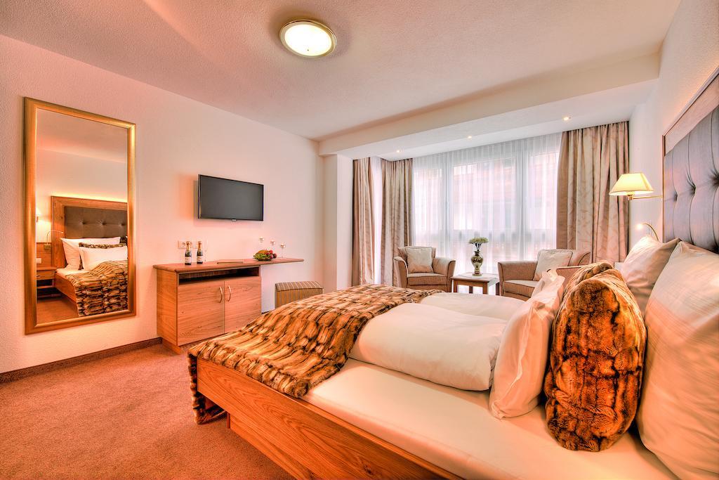 Hotel Garni Urezza Ишгль Экстерьер фото