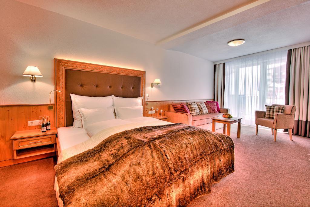 Hotel Garni Urezza Ишгль Экстерьер фото