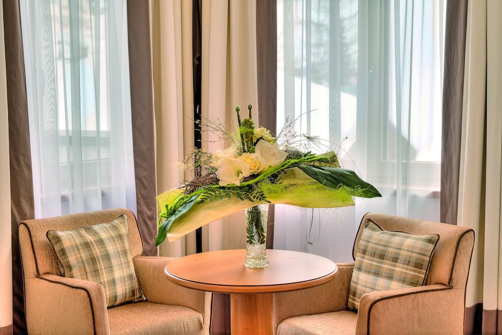 Hotel Garni Urezza Ишгль Экстерьер фото